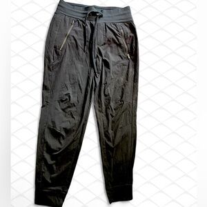 NWOT Athleta joggers black